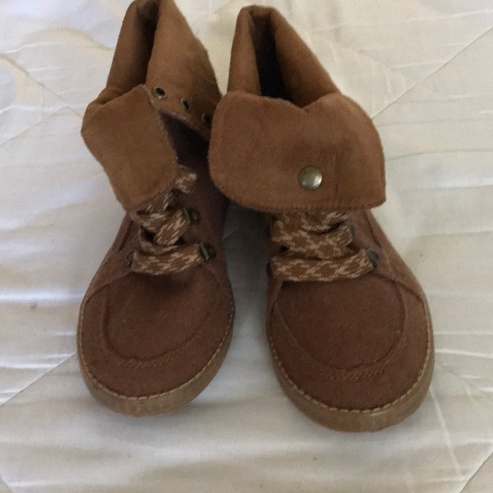 New Rocket Dog Chukka Fold Down High Tops 7.5